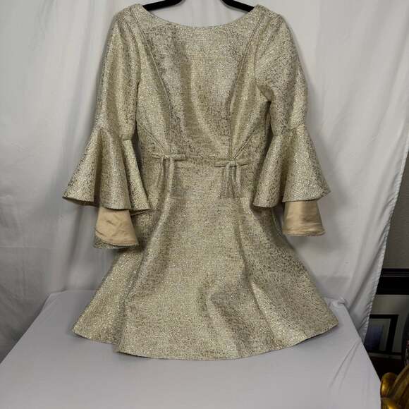 Belle Badgley Mischka Dresses & Skirts - Belle Badgley Mischka Gold Metallic Bell Sleeve Jacquard Mini Dress